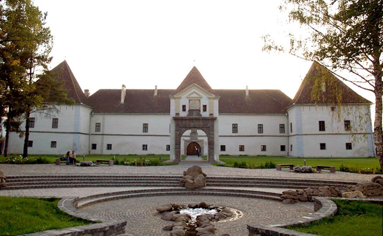 Csiki Hotel Miercurea Ciuc Exterior foto