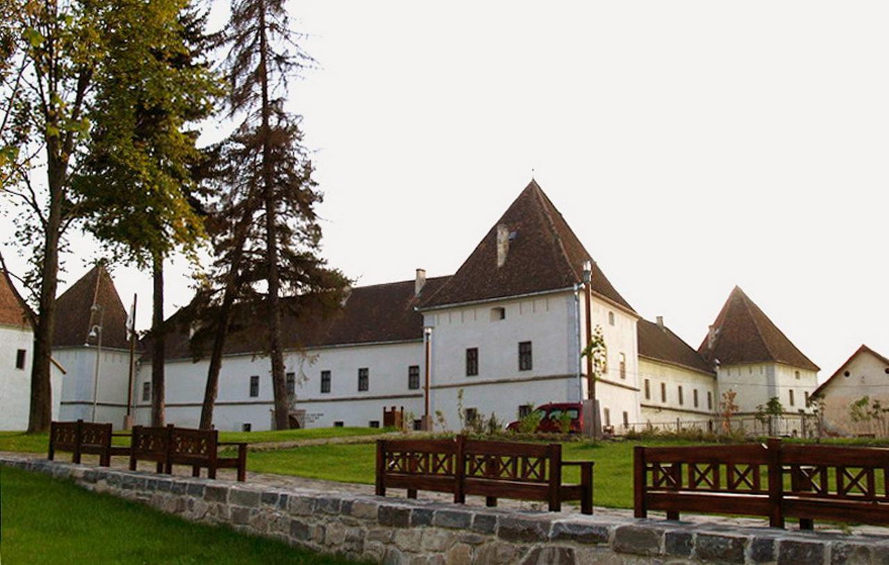 Csiki Hotel Miercurea Ciuc Exterior foto